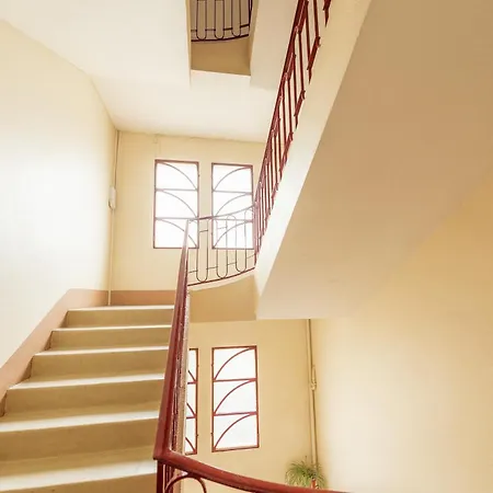 Moderne, Confortable Et Bien Situe *