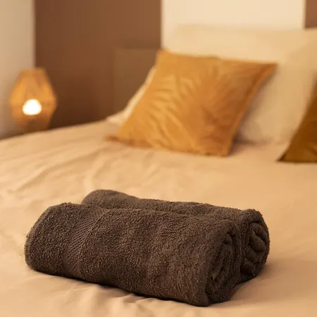 Moderne, Confortable Et Bien Situe *